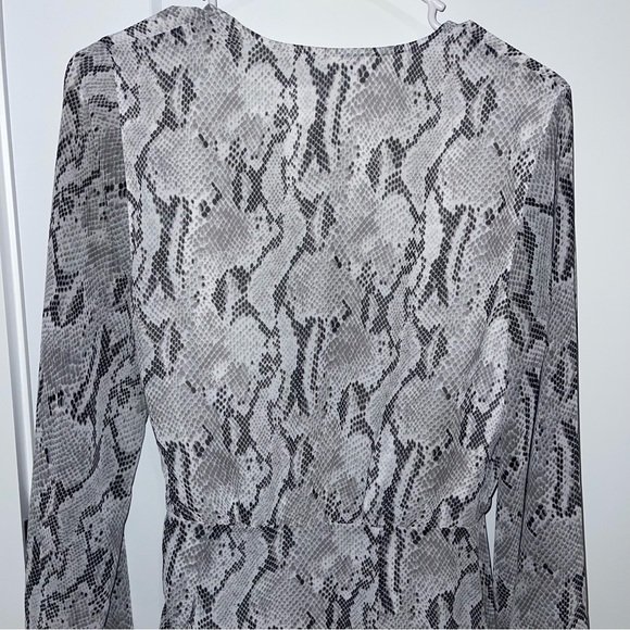EXPRESS SNAKE SKIN WRAP CHIFFON MIDI DRESS - Picture 8 of 9